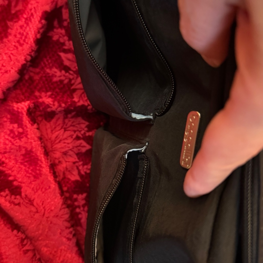 Baggallini Black Fifth Ave Weekender Bag - Picture 10 of 11